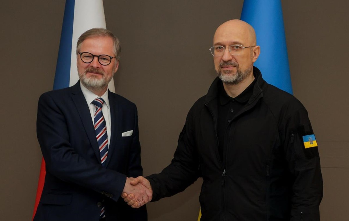 Шмигаль зустрівся з прем’єром Чехії в Ужгороді