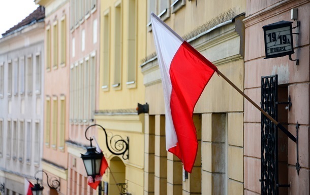 Новини України - Опитування: 60% поляків підтримують вето на закон про допомогу українцям