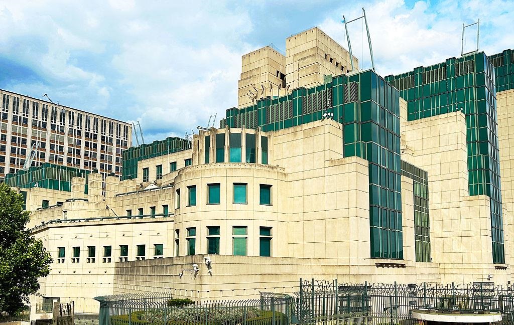 Новини світу - Британія запустить портал для залучення шпигунів на території Росії