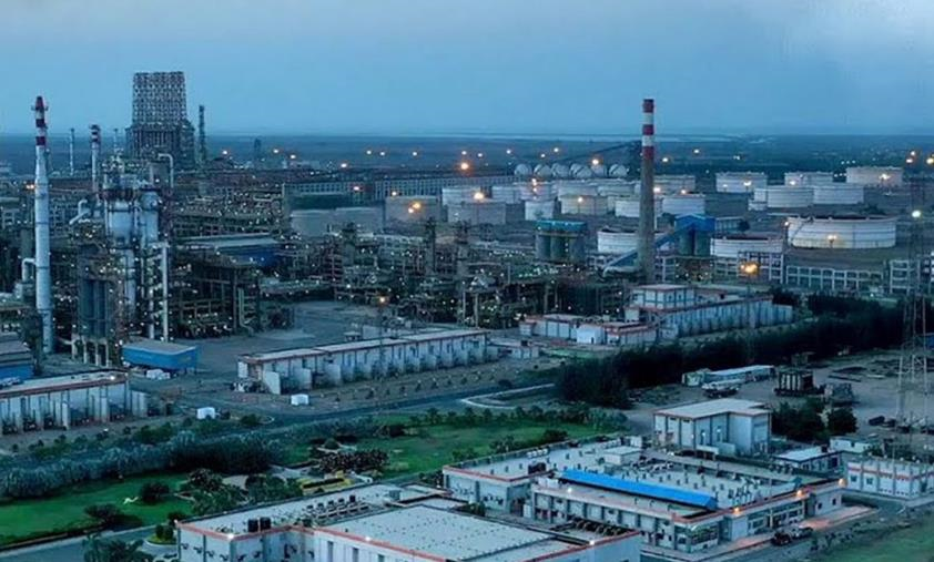 Новини світу - Експорт нафтопродуктів з індійського НПЗ Роснафти впав удвічі