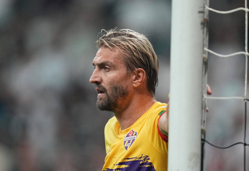 Новини спорту - Гравець трьох великих клубів Туреччини та Інтера дав ляпаса і був вилучений