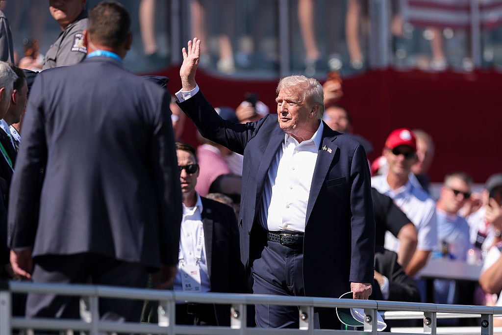 Новини світу - Крах економіки. Поворот Трампа щодо України