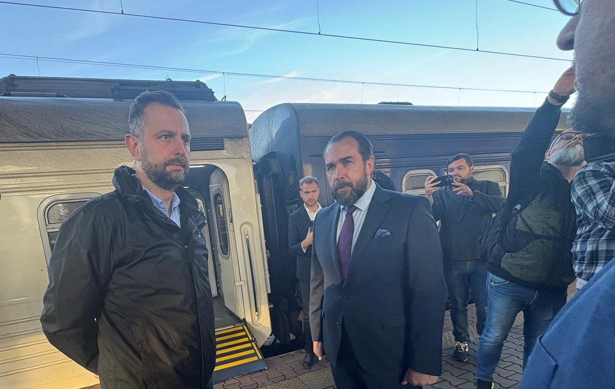 Новини України - Міністр оборони Польщі прибув з візитом у Київ