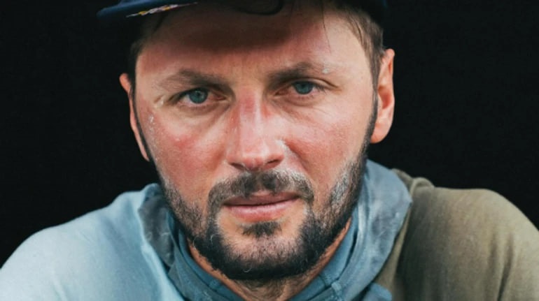 Польський спортсмен здійснив спуск з Евересту на лижах без кисню