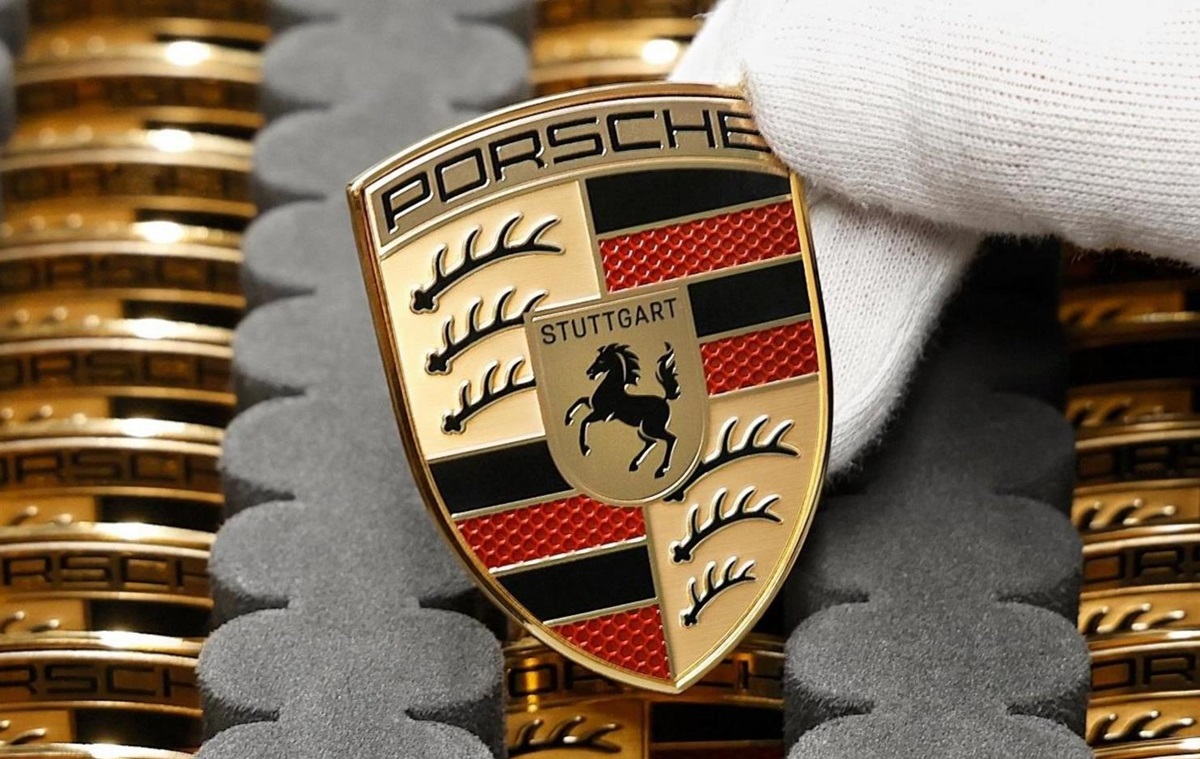 Авто новини - Porsche переглянула плани: ставка на ДВЗ і гібриди замість електрокарів