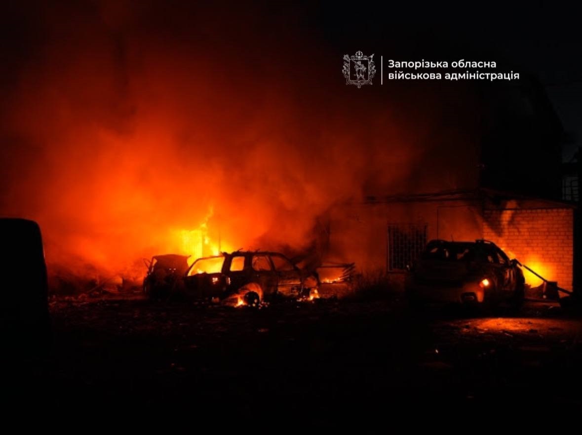 Новини України - РФ гатить по промислових і цивільних об'єктах Запоріжжя