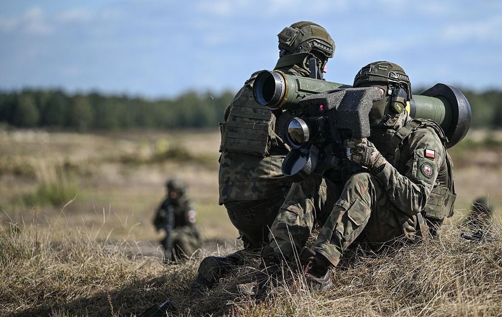 Новини світу - США озброять Польщу тисячами ракет Javelin