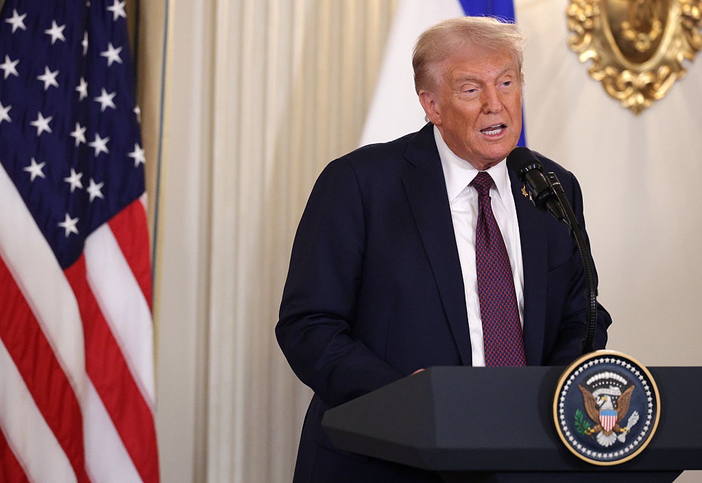 Новини бізнесу - Трамп запровадив нові мита на деревину та меблі