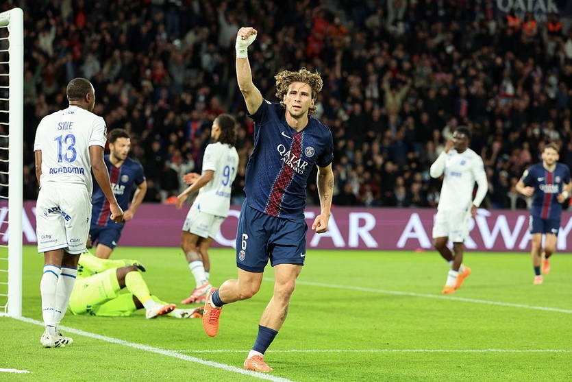 Новини спорту - Тренер ПСЖ відзначив гру українського футболіста