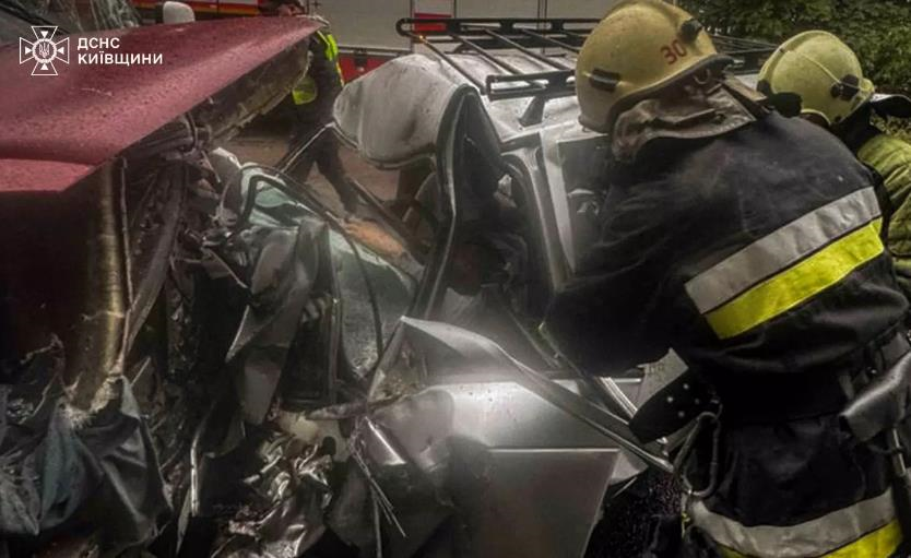 Новини України - У ДТП на Київщині загинула людина, четверо постраждали