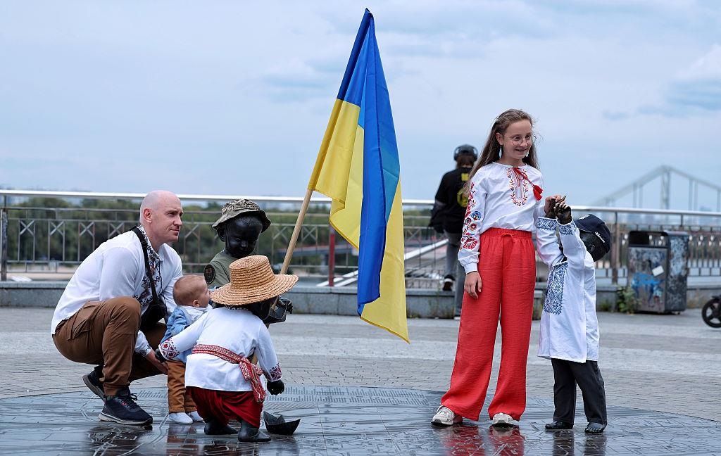 Українці незадоволені якістю життя, та відчувають в ньому сенс – опитування