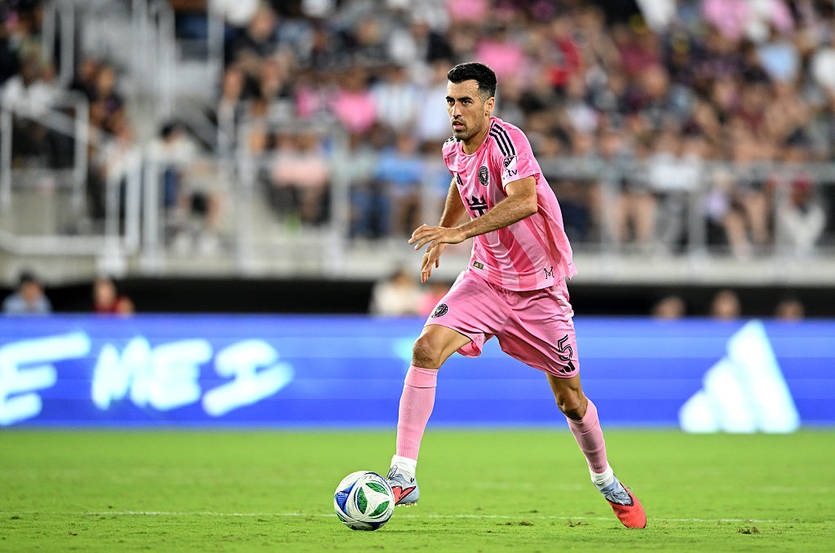 Новини спорту - Утілення спадкоємності футбольних зірок вирішив завершити кар'єру