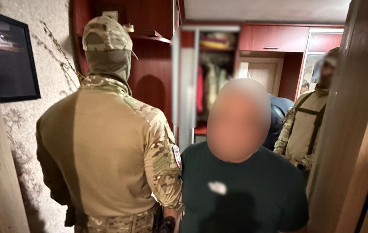 Новини Києва - Вбивство біля сміттєвого контейнера на Київщині: затримано підозрюваного