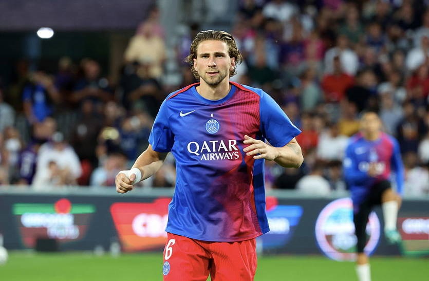 Новини спорту - Забарний поділився своєю трійкою фаворитів на Золотий м’яч