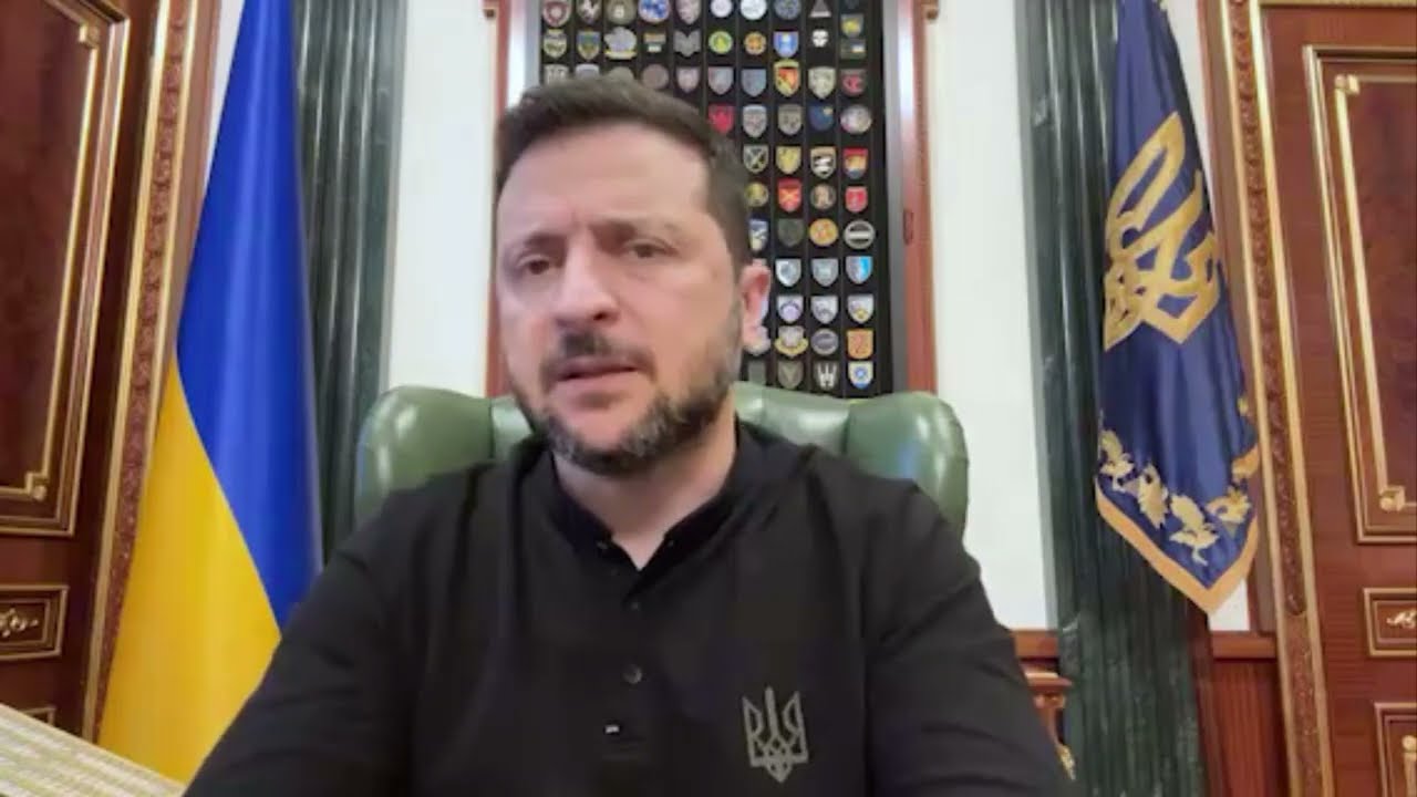 Президент України Володимир Зеленський у вечірньому зверненні подякував українським рятувальникам