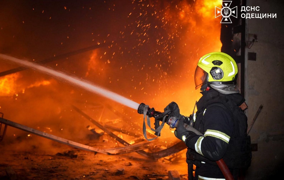 Новини України - Атака на Одещину: спалахнули масштабні пожежі