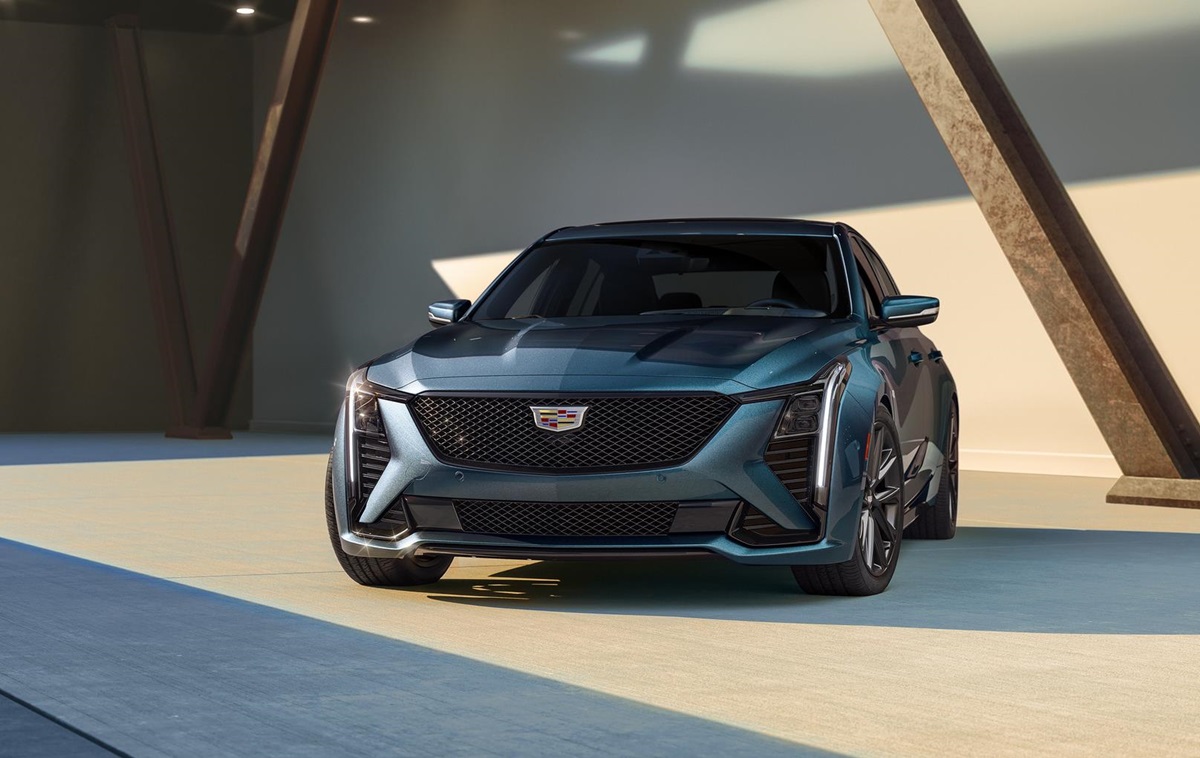 Cadillac підтвердив випуск нового седана з бензиновим двигуном