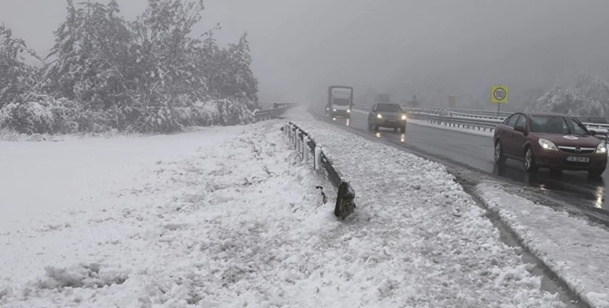 Новини світу - Через стихію на Балканах тисячі людей залишилися без світла й води
