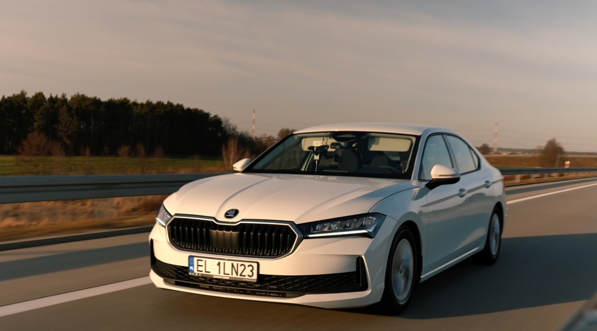 Авто новини - Дизельна Škoda Superb встановила рекорд, проїхавши 2831 км на одному баку