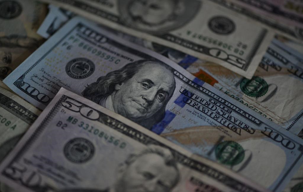 Новини бізнесу - Долар досяг двомісячного максимуму на тлі проблем в інших валют