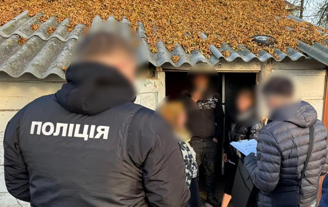 Новини України - Фіктивне батьківство для виїзду за кордон: на Волині викрили ділків