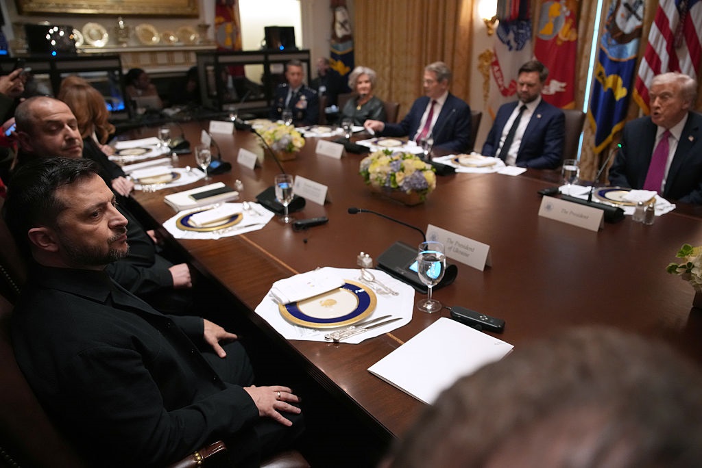 Новини світу - FT: Трамп закликав Зеленського прийняти умови РФ