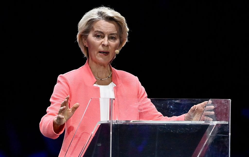 Новини України - Глава ЄК назвала зальоти дронів Росії гібридною війною проти ЄС