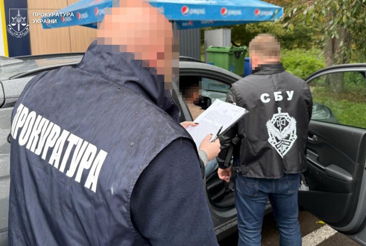 Новини України - Інспектора Львівської митниці спіймали на "відкатах" за ввезення ювелірки