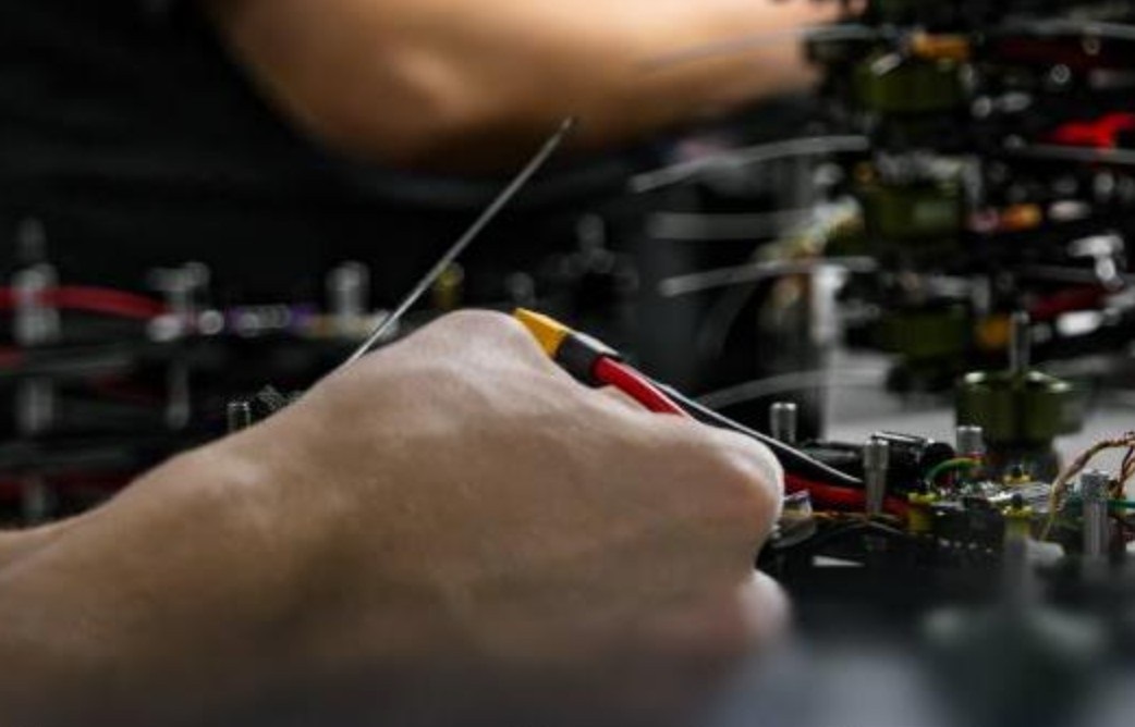 Новини України - Кабмін вирішив "сховати" виробників зброї