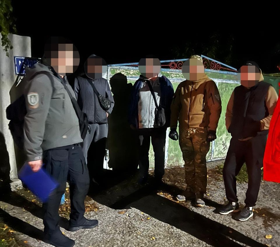 Новини України - Харківські військові збували пальне з частини