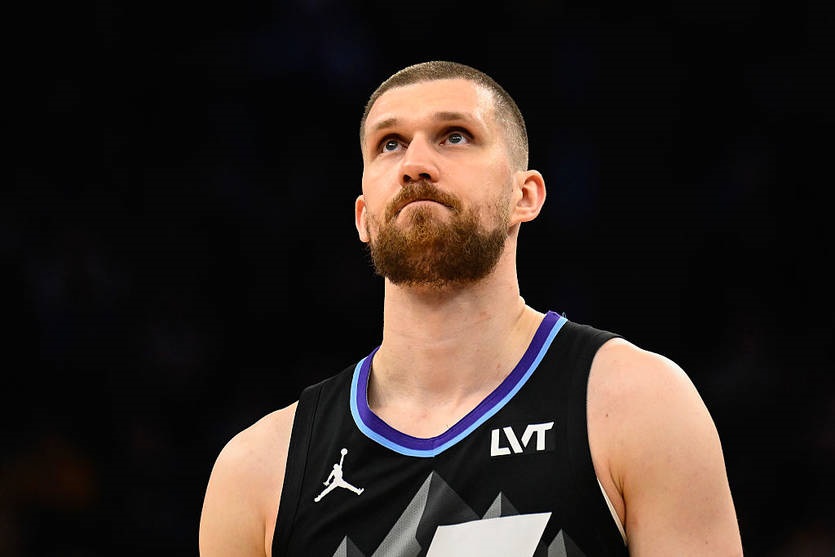 Без категорії - Михайлюк у першому передсезонному матчі набрав 9 очок