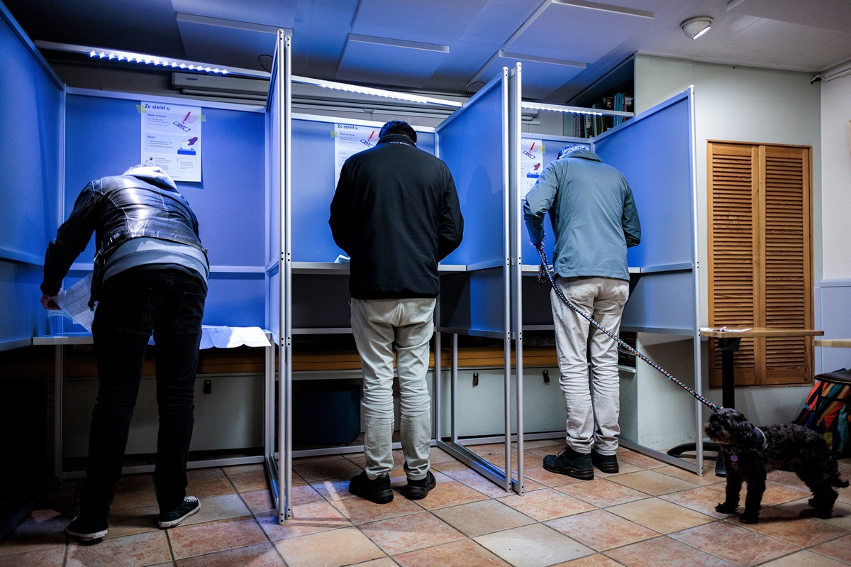 Новини світу - На виборах у Нідерландах лідирують соціал-ліберали