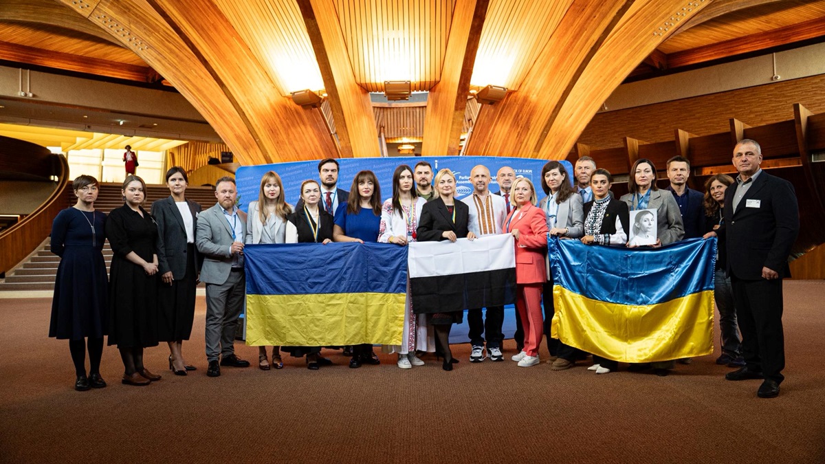 Новини світу - ПАРЄ закликала Росію звільнити з полону 26 українських журналістів