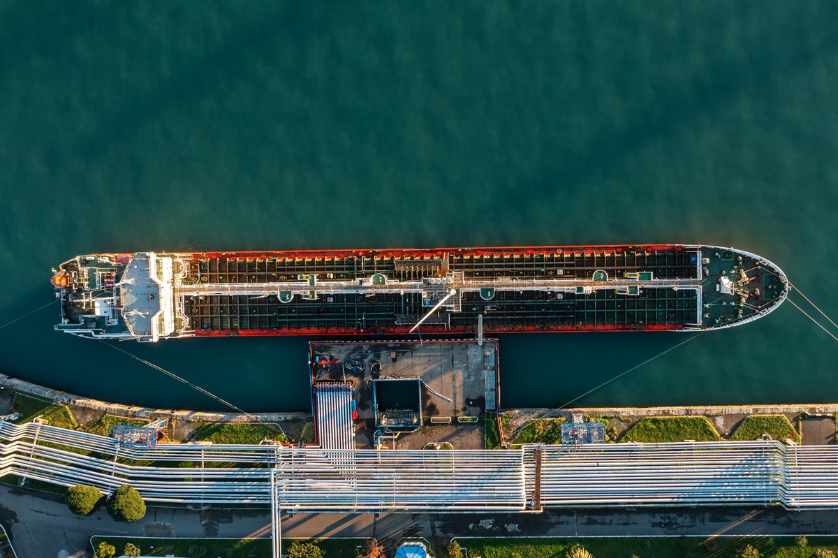 Новини бізнесу - РФ вперше поставила нафту на новий НПЗ у Грузії - ЗМІ