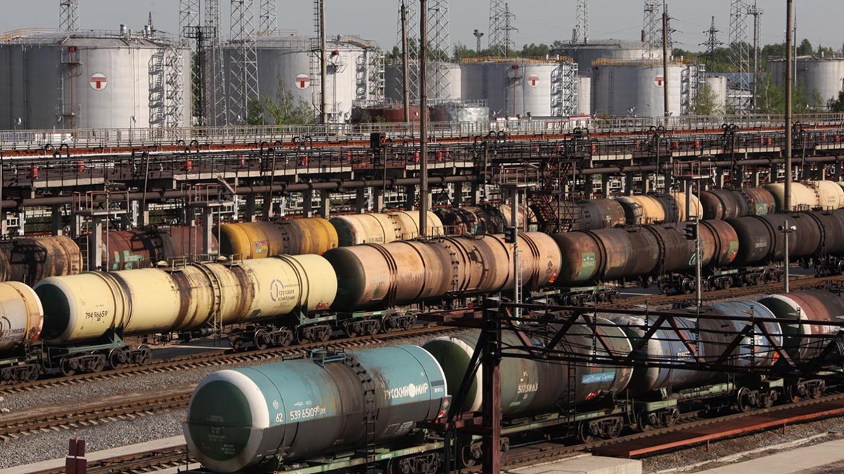 Новини бізнесу - Росія може стати залежною від імпорту пального на 60% - розвідка