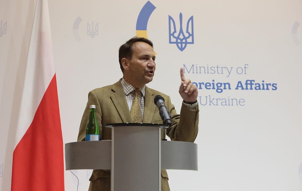 Новини України - Сікорський прибув з візитом в Україну