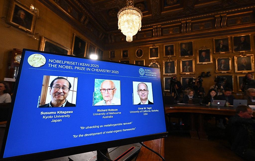 Технології - Стали відомі лауреати Нобелівської премії-2025 з хімії