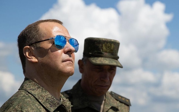 Новини світу - Tomahawk для України: Медведєв обізвав Трампа і "пригрозив" наслідками