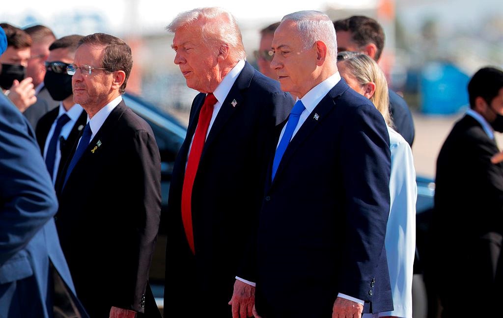 Новини України - Трамп прилетів в Ізраїль на тлі звільнення заручників з полону ХАМАС