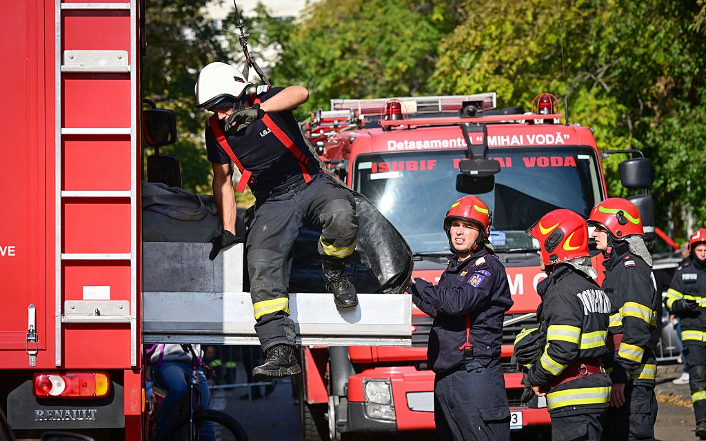 Новини світу - У Бухаресті через вибух у багатоповерхівці загинули троє людей
