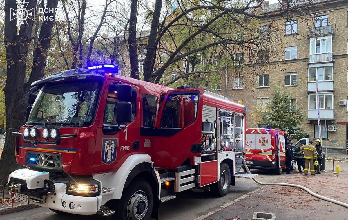 Новини Києва - У Києві сталася пожежа в багатоповерхівці: є загиблий