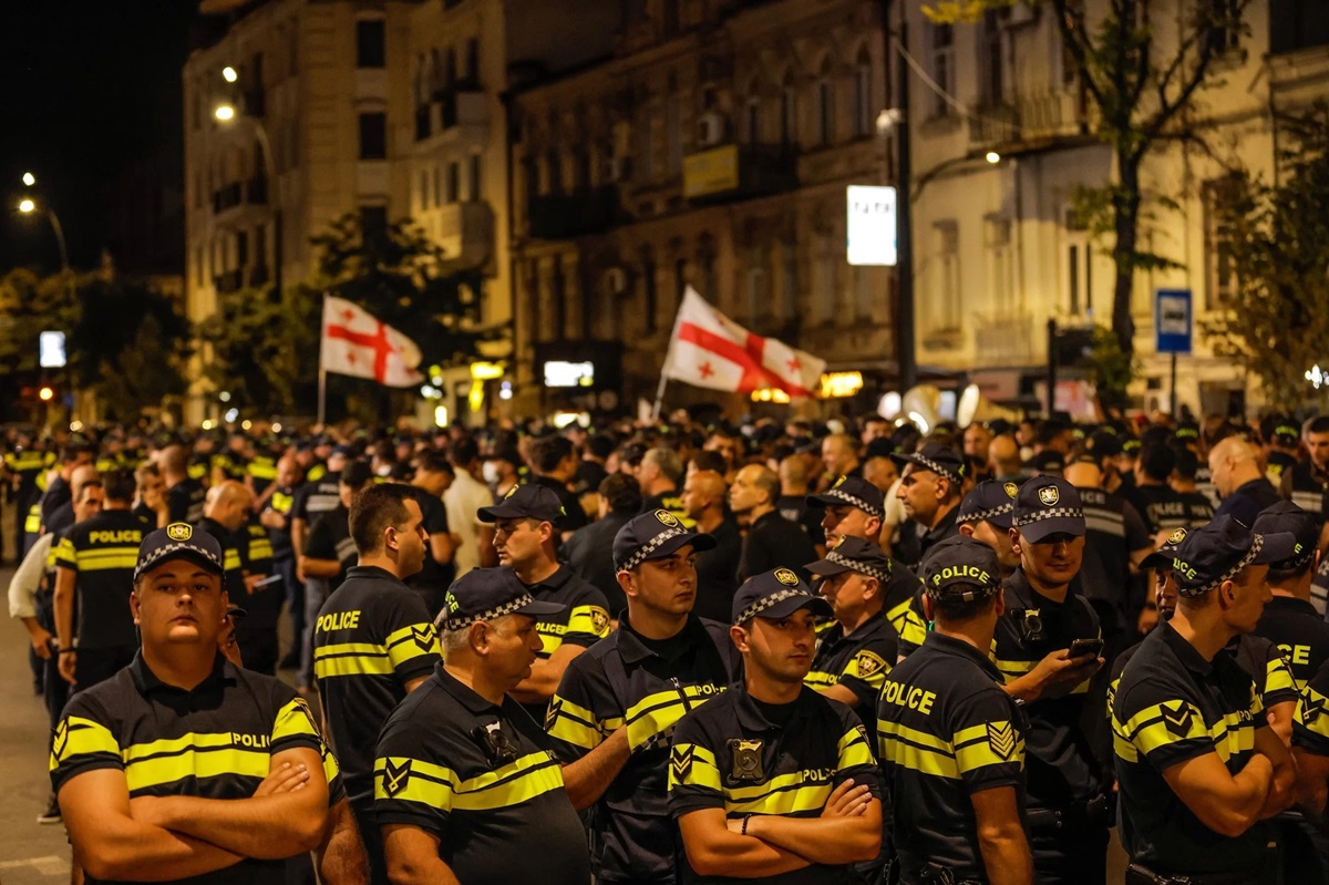Новини світу - У Тбілісі мобілізують силовиків: у зв'язку з можливою акцією протесту