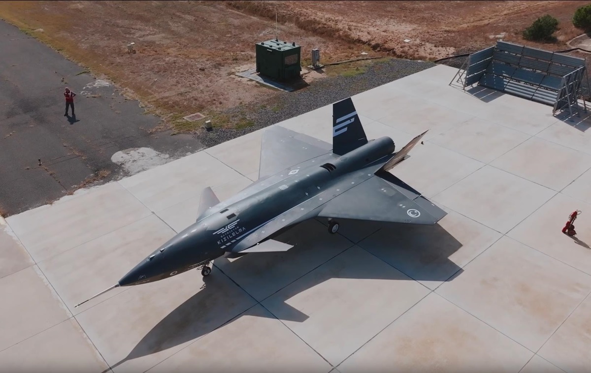 Новини світу - У Туреччині показали випробування безпілотного винищувачв Kızılelma