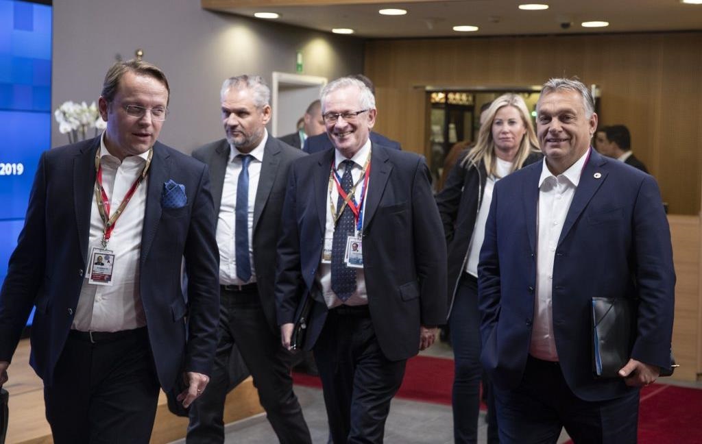 Новини світу - Угорські шпигуни намагались вербувати співробітників Єврокомісії - ЗМІ