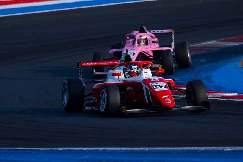 Українець Бондарев у Формулі-4 серед новачків за підсумками сезону третій