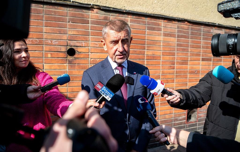 Новини світу - В Чехії стартували вибори в парламент: фаворит - антиукраїнський популіст