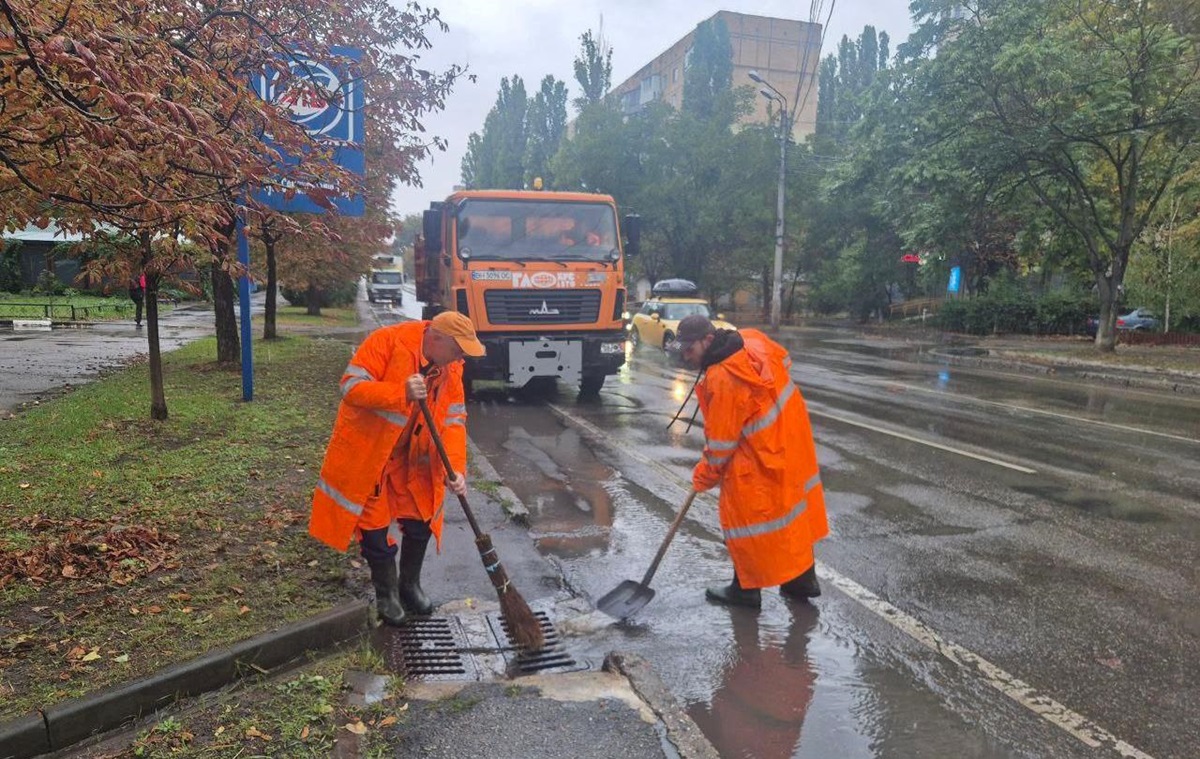 В Одесі знову зростає рівень води через зливу