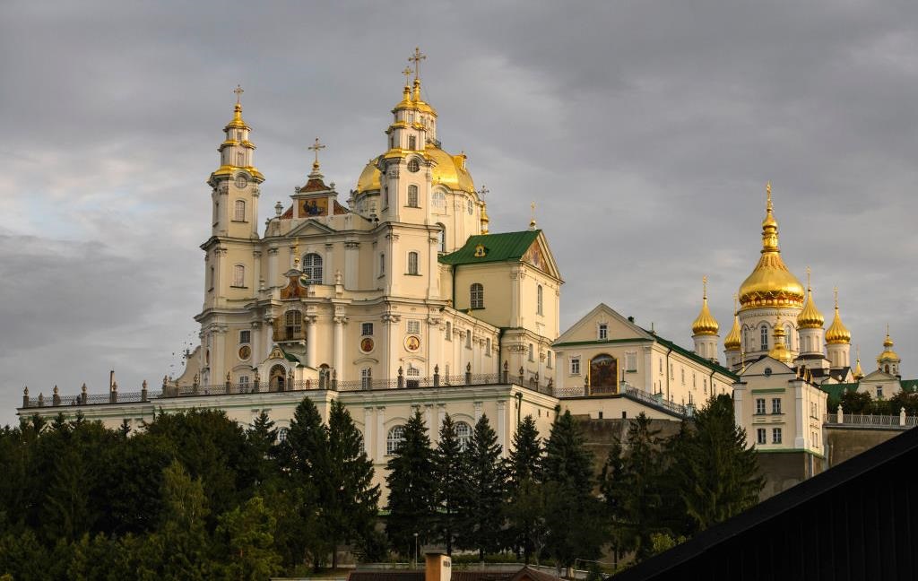 Новини України - В Почаївській лаврі проводять обшуки