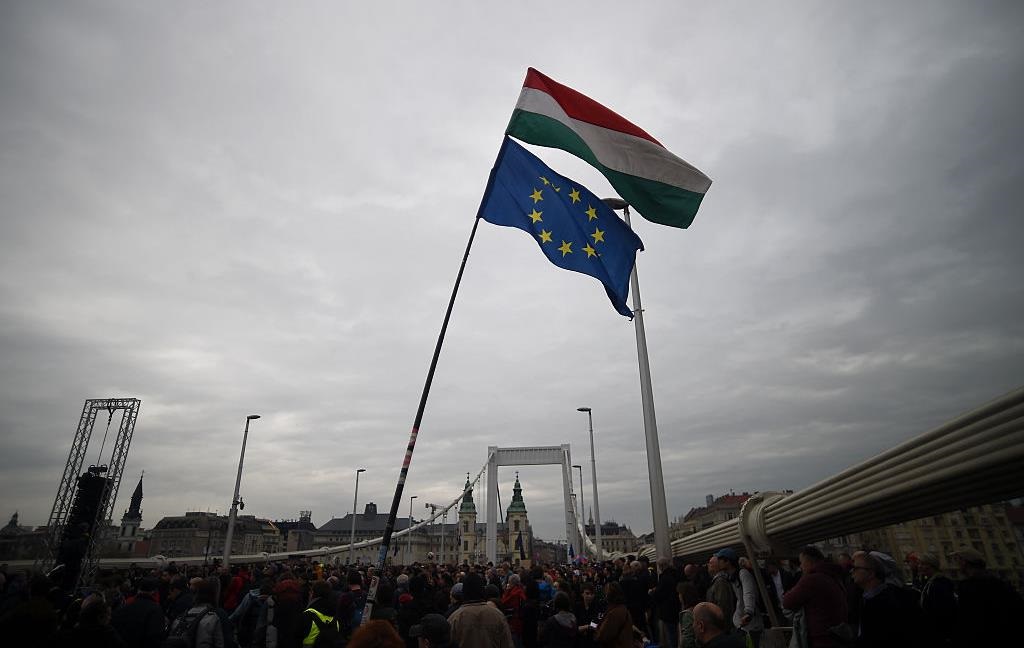 Новини світу - В ЄС створюють групу для розслідування шпигунства Угорщини