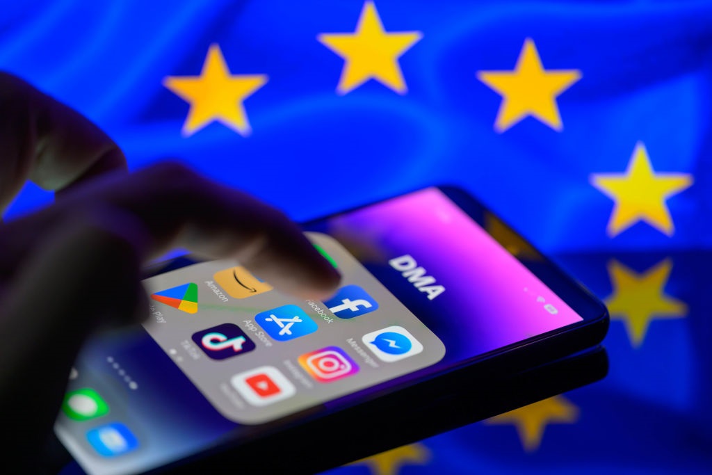 Єврокомісія звинуватила Meta і TikTok у порушенні вимог прозорості